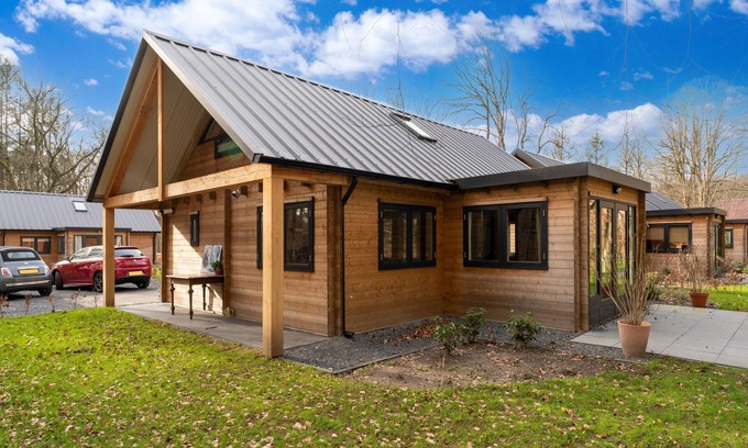 Zon en Schild House | Nice wooden house on the edge of the forest