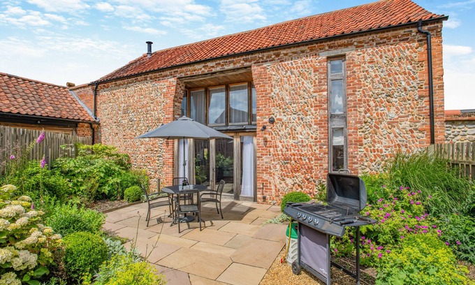 Bodham House | Nichols Barn - Two Bedroom House, Sleeps 4