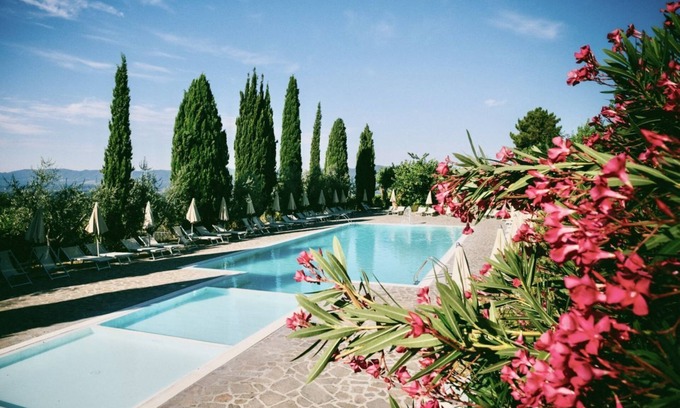 San Donato in Fronzano Apartment | Nightingale Farm Three-room apartment sleeps 4