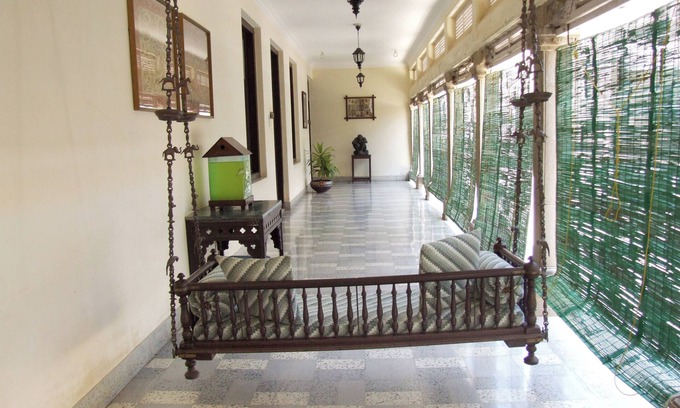 Bhavnagar Hotel | Nilambag palace
