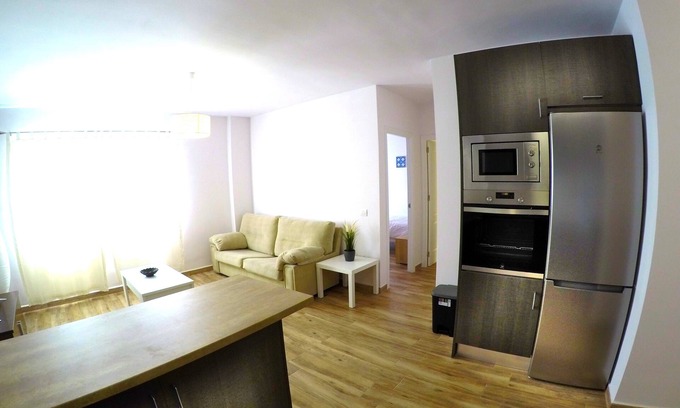 Santa Cruz de Tenerife Apartment | Nina Apartment with WiFi