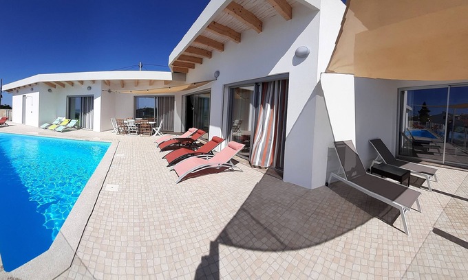 Barril de Cima House | Nira Beach House Eleganc & Charm exclusive pool and sea view