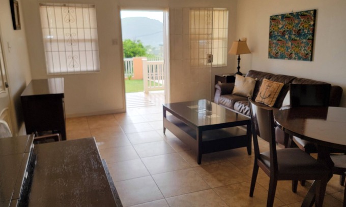 Frigate Bay Apartment | nLovely apartment, five minutes from the Marriot resort, beach, restaurants.