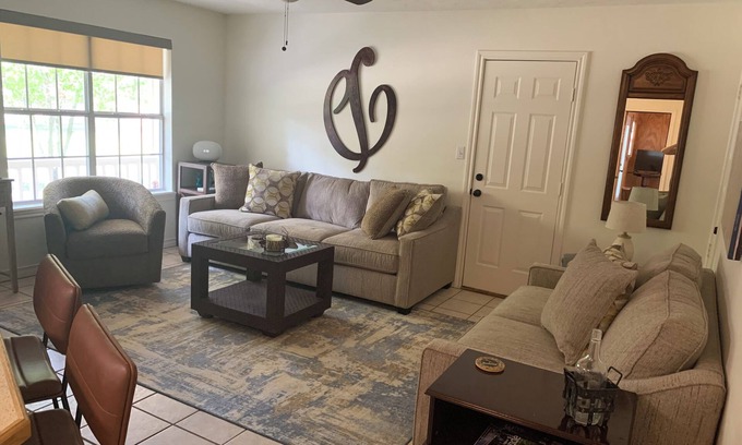 Redlick House | nNext to Texas A&M,Bringle Lake, Park,Hike,Bike,Golf Ranch, 7 min to Hospital