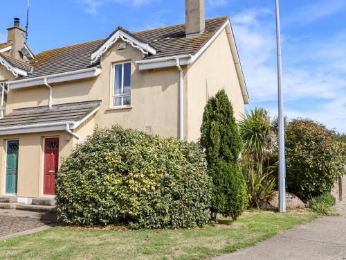 Rosslare House | No 1 Mariner's Court