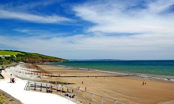 Wiseman's Bridge House | No 2 Sea View - Four Bedroom House, Sleeps 8