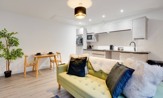 Berwick-upon-Tweed Apartment | No 3 @ The Rocket Rooms Apartments