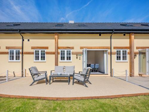 Felton House | No 8 - Goodwood - Uk47941
