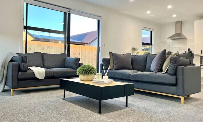 Hamilton North House | No cleaning fee - Brand New for you!