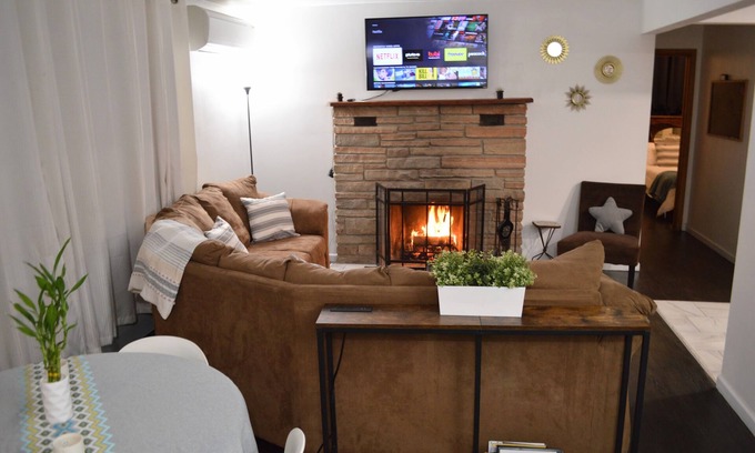 Mount Pleasant House | NO CLEANING FEE - Racine County home minutes away from city life