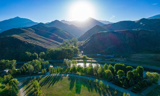 Salmon House | No Fees! Riverfront Gypsy Wagon on Mini Donkey Ranch!