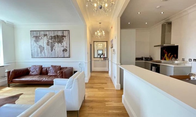 Whitstable Apartment | No5 Contemporary Coastal Apartment