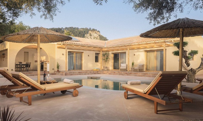 Zakynthos Town Villa | Nono's Fioro - Bougainvillea 3 Bedroom Villa with Private Pool