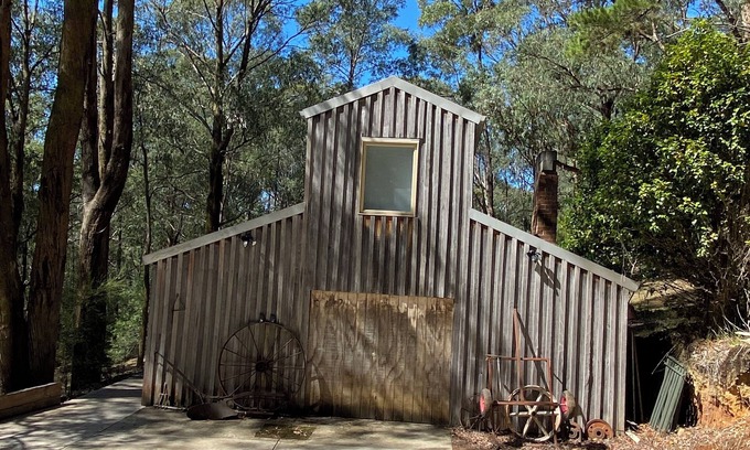 Noojee Apartment | Noojee Views Barn Top Toolshed Noojee Hotel Trestle Bridge Waterfalls Snow