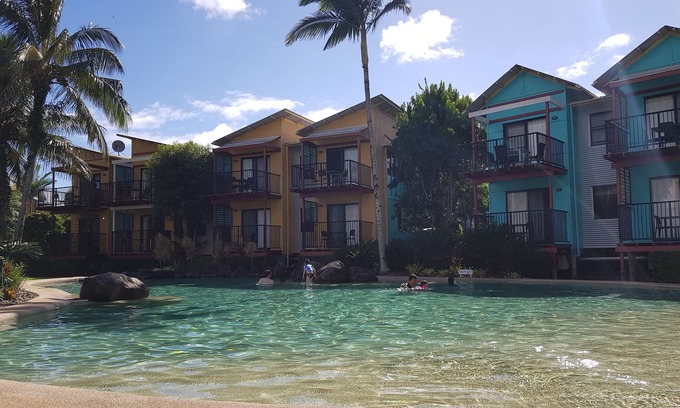 Tewantin House | Noosa Holiday Accommodation.