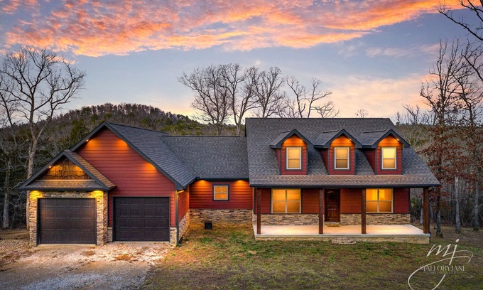 Calico Rock House | Norfork Lake: Family Retreat