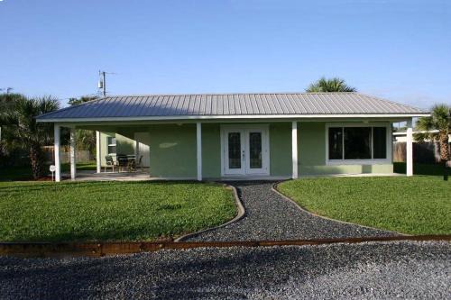 Coronado Shores House | North Beach Beauty - Lovely home across the street from the beach. 1814B