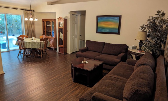 Old Town House | North Central FL Oasis - Unplug, Recharge, Reconnect