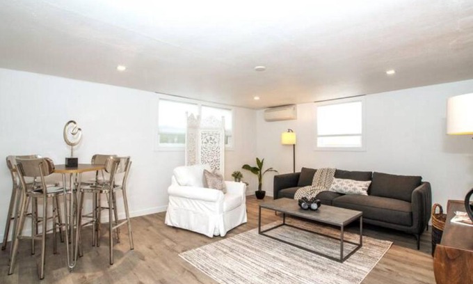 North End Apartment | North End Bungalows Downstairs
