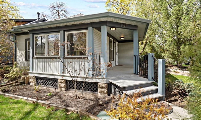 North End House | North End Cottage! Walk the Tree-lined Neighborhood to Hyde Park + Camel's Back Park