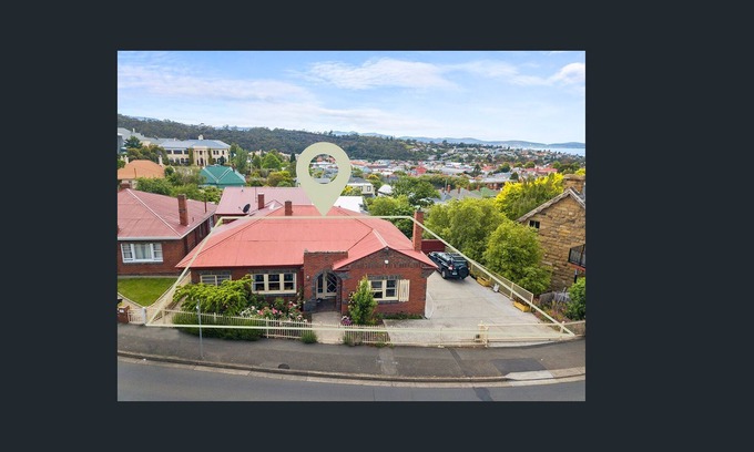 North Hobart House | North Hobart Luxury Holiday House