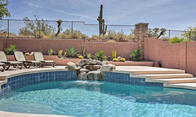 Tramonto House | North Phoenix Home w/Pool: Hike, Swim & Shop!