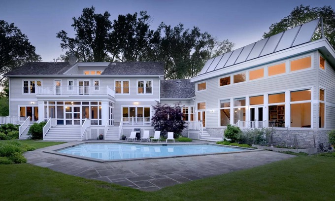 Winnetka House | North Shore 4 bedroom home near New Trier Schools