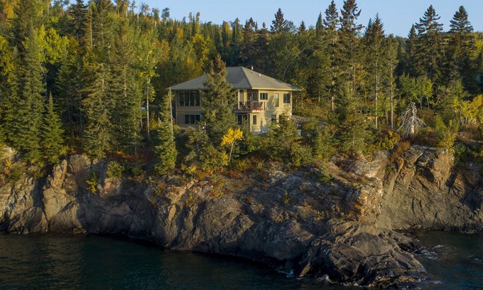 Silver Bay House | North Shore Headlands House - retreat house on Lake Superior