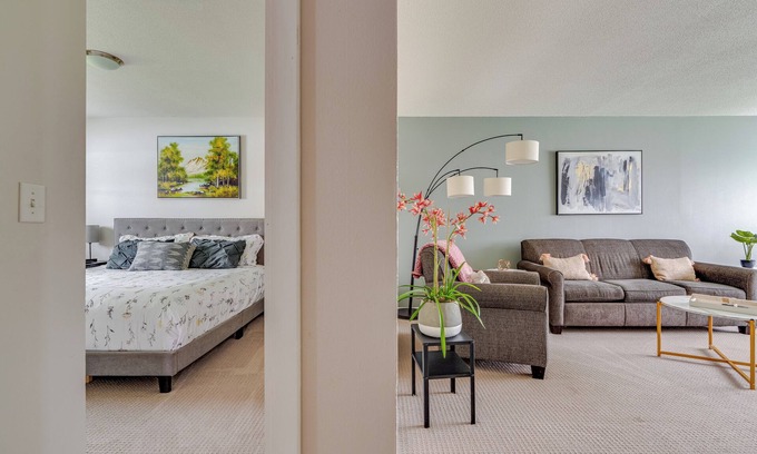 St. Anthony House | Northeast Charm, 5 miles to downtown!