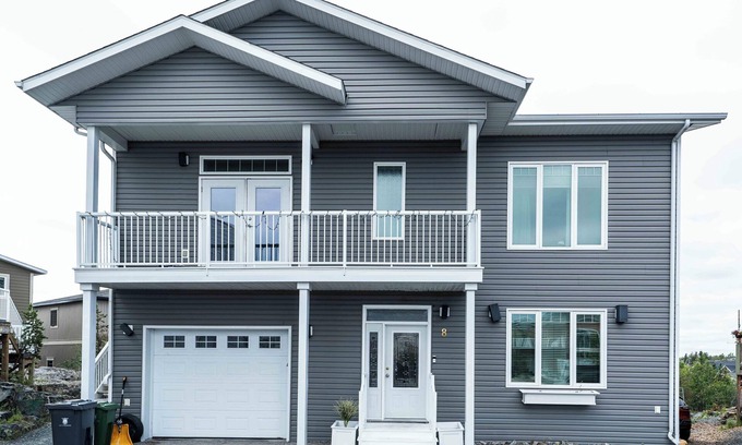 Yellowknife House | Northern Solace, 2 bedrooms, 2 bathrooms, kitchen, living room, Airport pick up