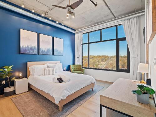 Elizabeth Park Valley House | Northside District Loft - Panoramic Valley Views