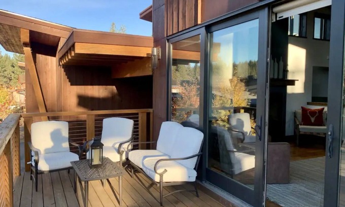 Truckee House | Northstar View Oasis at Schaffer's Mill, 3 BDRM, Golf & Club Amenities!