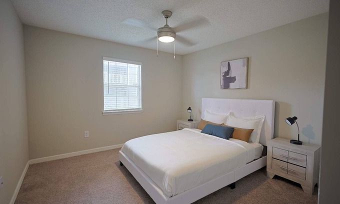 Tougaloo Apartment | Northtown Apartments 15F I Spacious 1 Bed 1 Bath