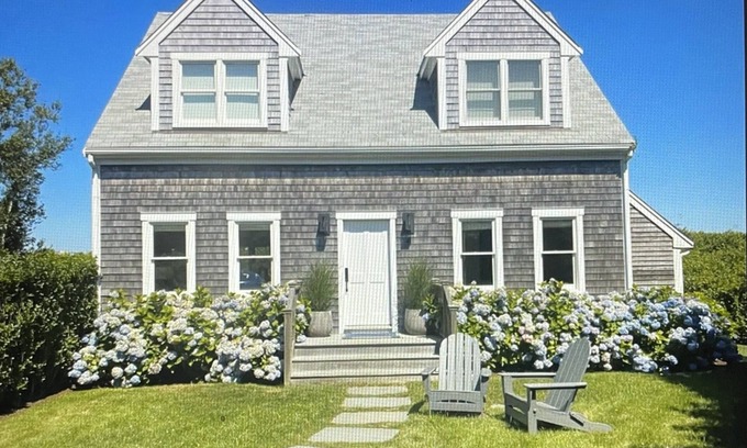 West of Town House | Now booking for 2026!