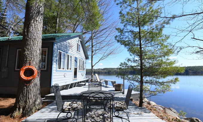 Bridgton Cabin | * NOW ON SPECIAL * Serene Pet-Friendly Camp on the Edge of Highland Lake!