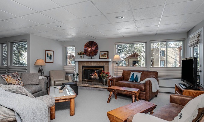 Warrior's Mark Condo | nPerfect for Your Breckenridge Holiday! Updated Condo; Walk to Town and Lifts