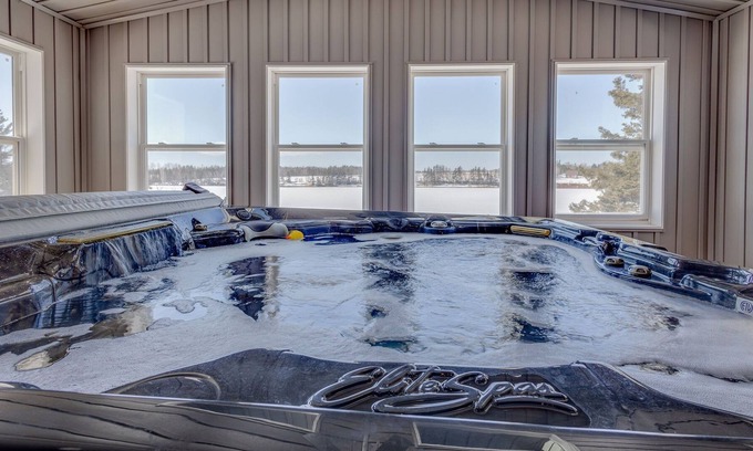 Alberton Cottage | Nurse's Oasis: 3-BR, Pet Friendly, Hot Tub, Snow Removal, Starlink