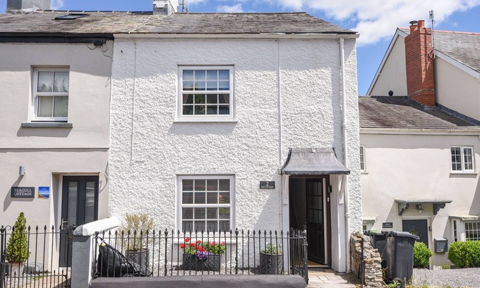 Charmouth Cottage | NUTWOOD, family friendly, country holiday cottage in Charmouth