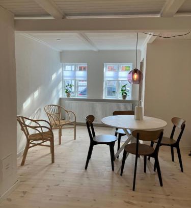 Assens House | Nyrenoveret charmerende byhus