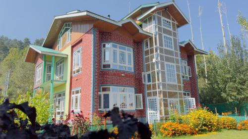 Srinagar House | Oak Heaven Cottage Gulmarg