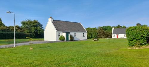 Clooncarrabaun House | Oak Tree Cottage - 3 Bedroom