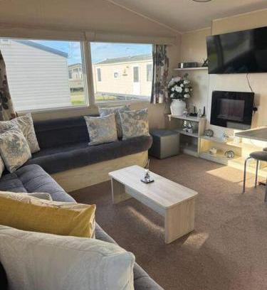 Rhyl House | Oaklands Stunning Mini Lodge