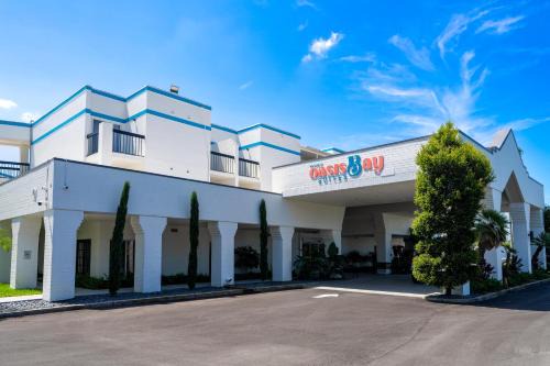 Terrace Park Hotel | OASIS BAY SUITES, Tampa, Busch Gardens, USF