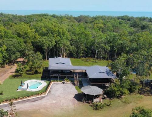 Dundee Beach House | Oasis by Anglers Choice