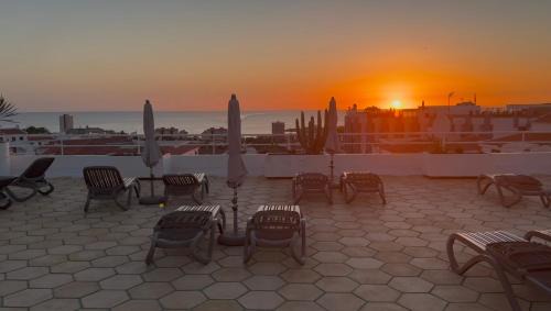 Los Cristianos Apartment | Oasis Diamente - heated pool