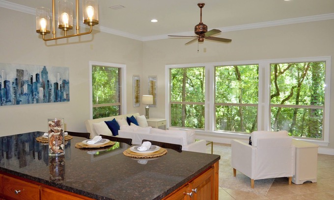 Daphne House | Oasis in Daphne