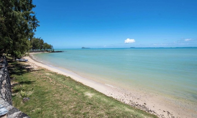 Grand Gaube Apartment | OCEAN apartment, waterfront, Grand Gaube