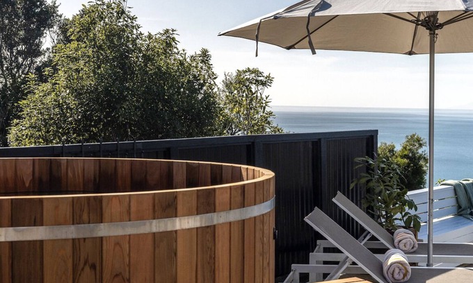 Waiheke Island House | OCEAN BREEZE COTTAGE | Coast & Country | WINTER DEAL - Stay for 3, Pay for 2