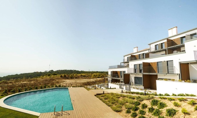 Barril de Cima Apartment | Ocean Breeze Retreat - Near Ericeira