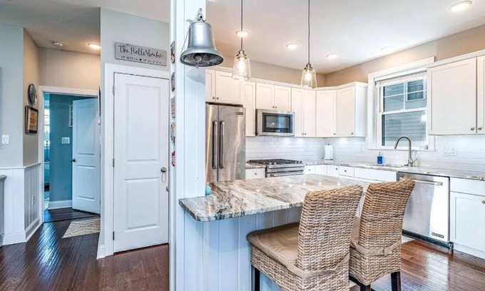 Gardens House | Ocean City—Exclusive Gardens neighborhood; 5 Bed rooms; walk to beach; bike ride